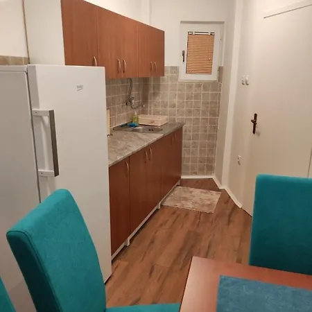 Avis Apartman